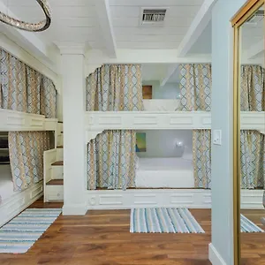 Hostel Smart Solution - Individual Private Bed-pods In Gorgeous Shared Space - Women Only Dorm In 5 - Coed House - Full-sized Mattresses In Individual Pods - With Built-in Private Storage - Gorgeous Shared - Affordable Luxury - Sparrow House, Phoenix